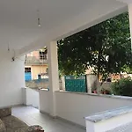 Private Holiday Home With Garden View Balcony